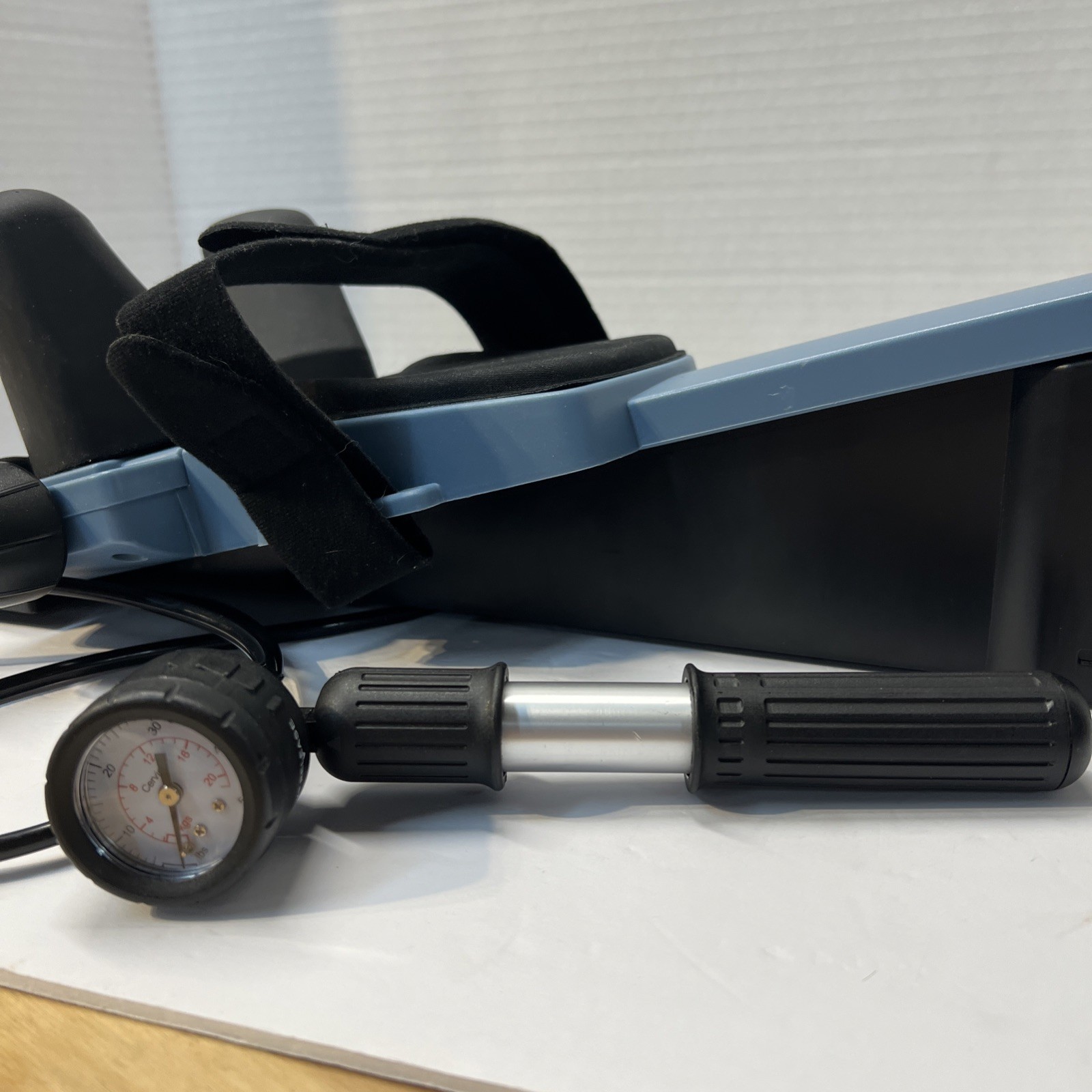 Cervical Traction Unit w/ Hand Pump & Pressure Gauge – Physical Therapy