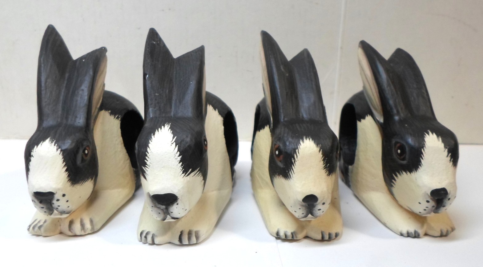 Set 4 Vintage DUTCH BUNNY RABBIT NAPKIN RINGS Carved & Painted Wood Black White