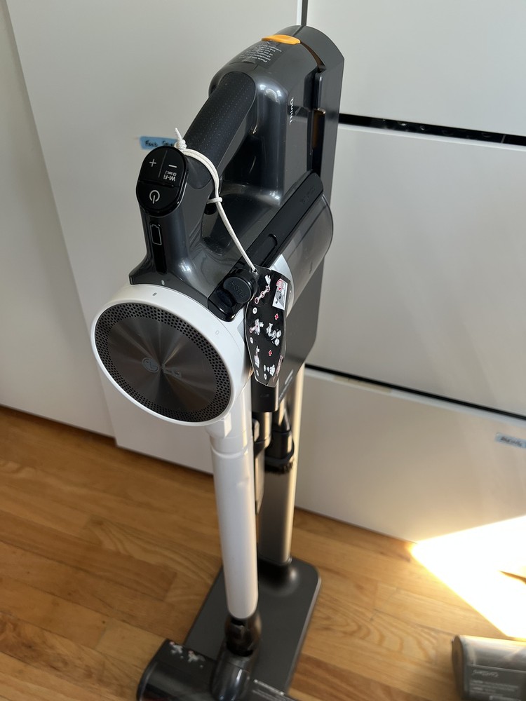 LG CordZero A9 ThinQ Cordless Stick Vacuum + Power Mop – Open Box