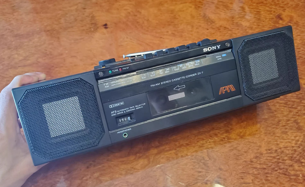 1pcs SONY ZX-7 tape recorder