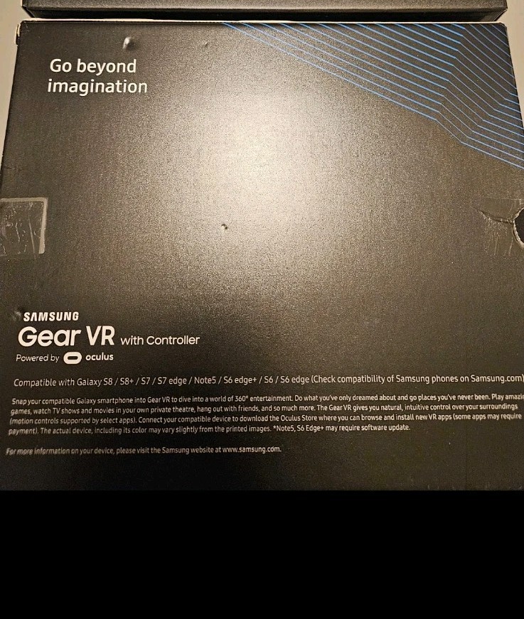 Samsung Gear VR with Controller (Check 2nd Photo for Device Compatibility)