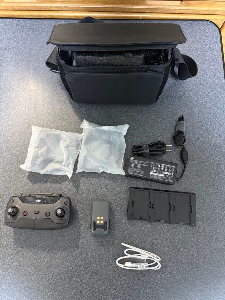 Dji Spark Drone Full Set White Quadcopter With Camera Controller Battery (Needs