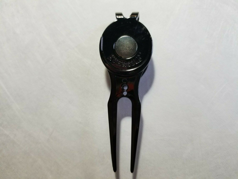 GOLF/  Magnetic Hat Clip + Divot Tool New!