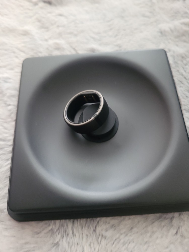 untested Motiv Smart Ring Activity Tracker Size 8 Slate Gray With 2 chargers