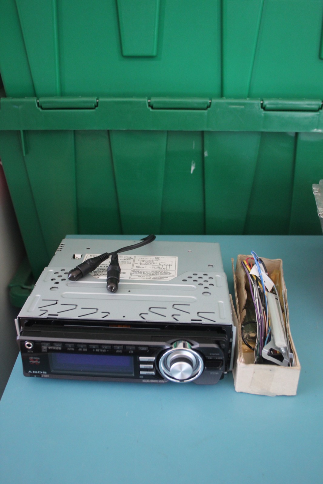 SONY CDX-GT71W CD RECEIVER IN-DASH RADIO + REMOTE + HARNESS NEW NO BOX