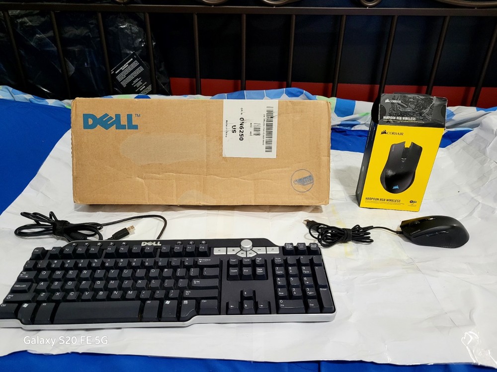 USED-DELL KEYBOARD AND CORSAIR MOUSE SET [with USB RECEIVER]