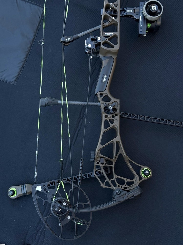 NEW 4x4 Mathews ARC 34 Bow Strings String COMPLETE SET Flo Green and Black