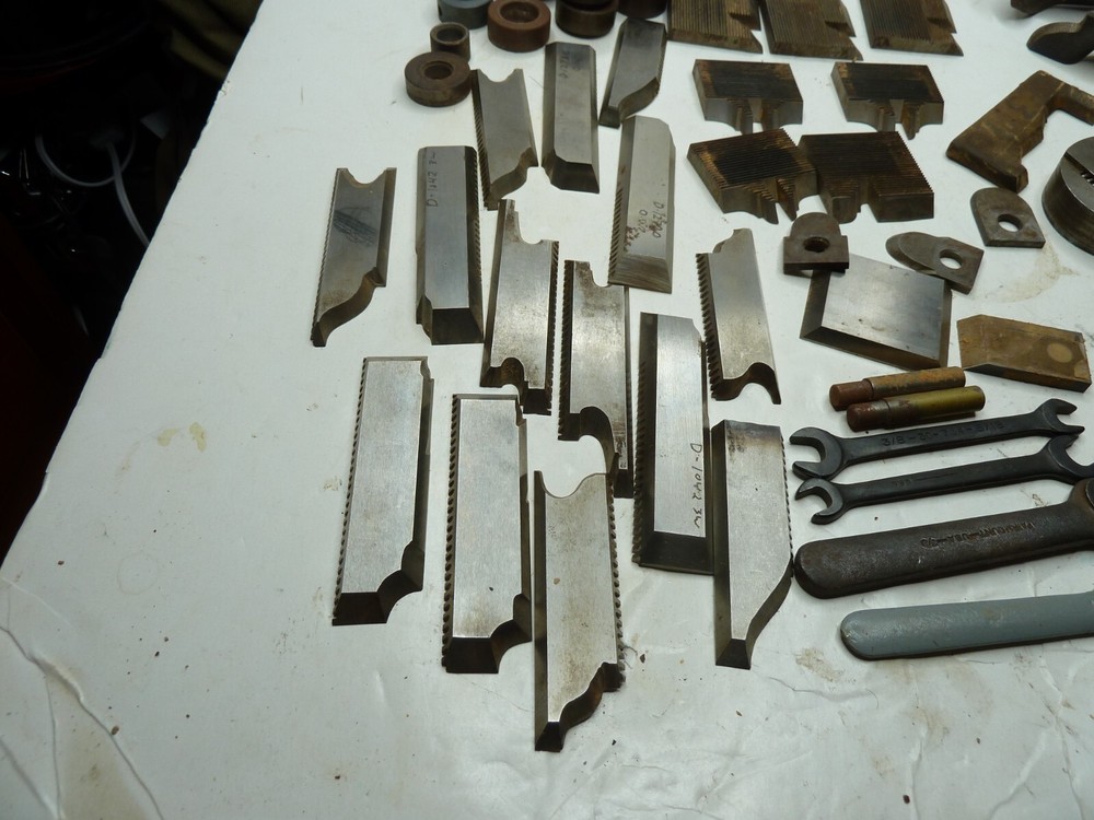 Wood carpenter machine shapes cutters