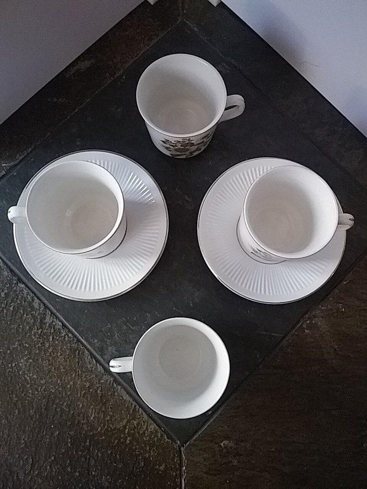 Vintage Warwick Royal Sunflower Tea Set
