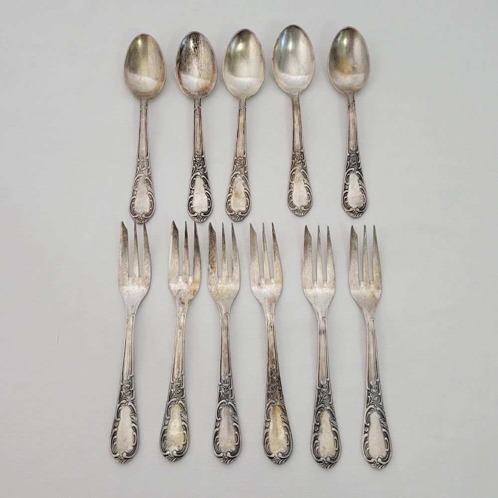 37 Piece Kurt Bauder Silverplate Floral Engraved Handle Flatware 100