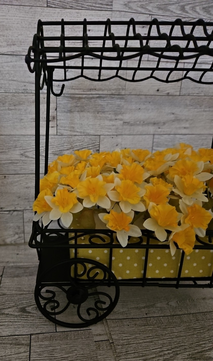 Byers Choice Caroler Signed Lady 15" Tall Daffodils Metal Cart Spring Easter