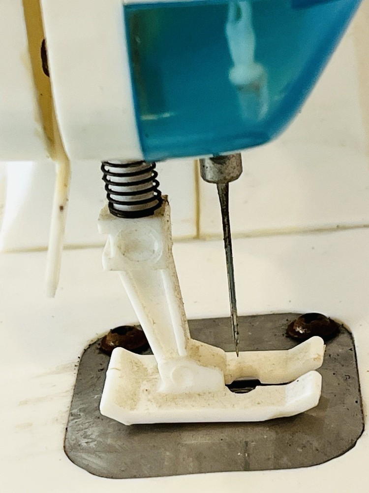 Vintage Singer Sewing Machine Child's Plastic Toy - Needs Work