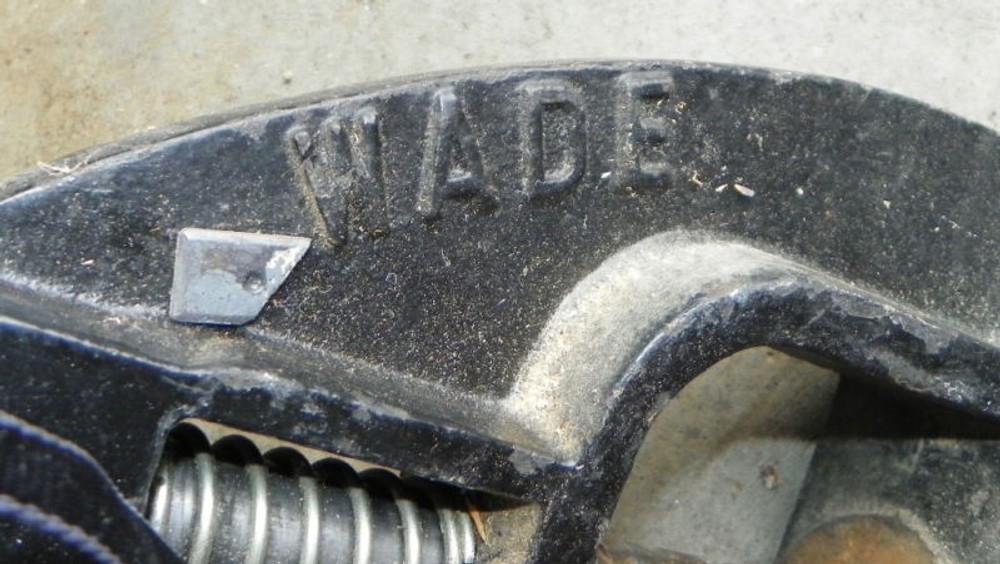 Wade Button Maker
