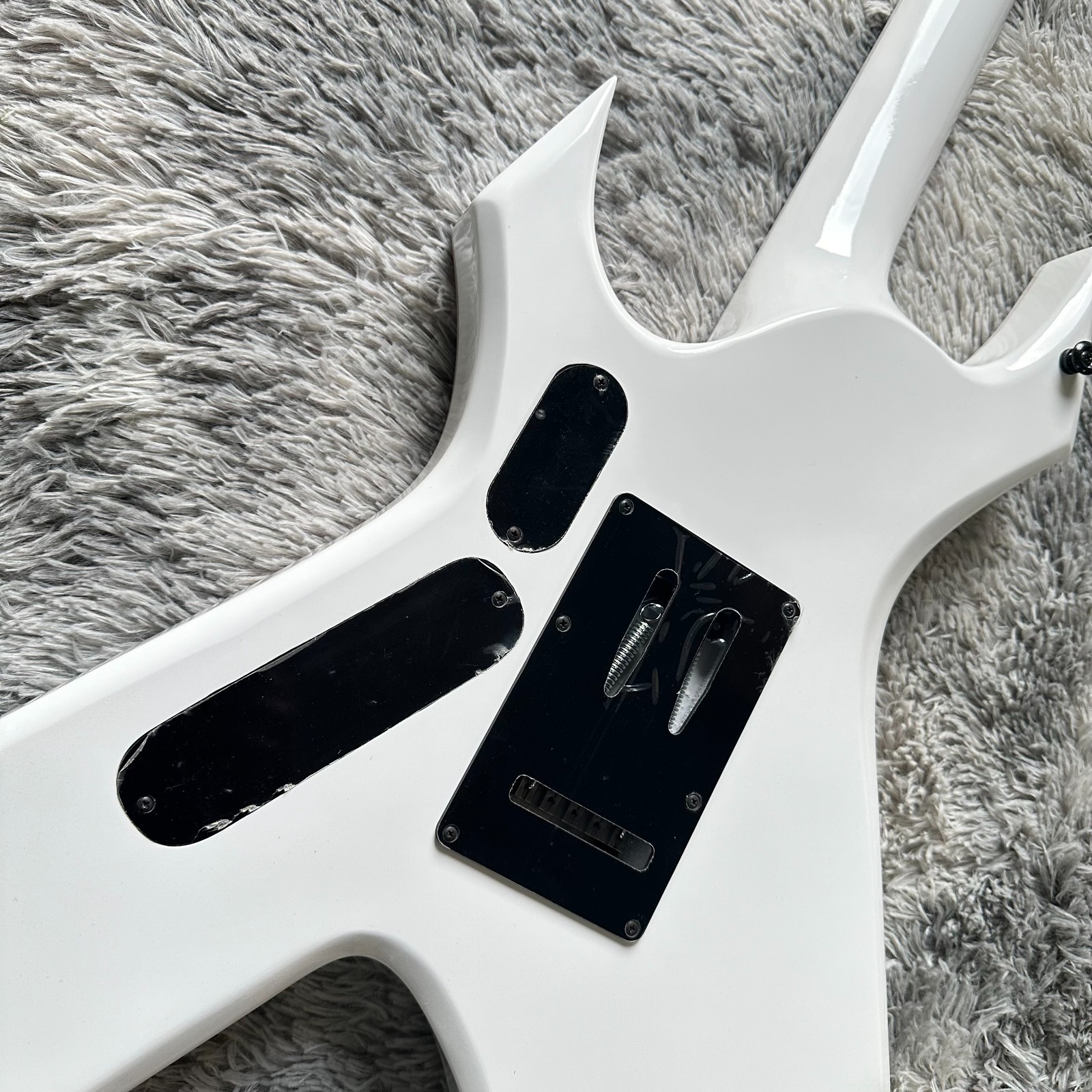 US WarehouseB.C. Rich Warlock white electric guitar HH pickup mahogany body