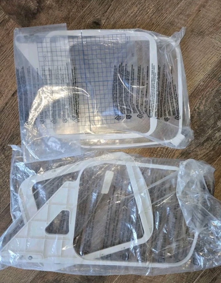 Janome Memory Craft MC 11000 Computerized Sewing Embroidery Machine & EXTRAS!