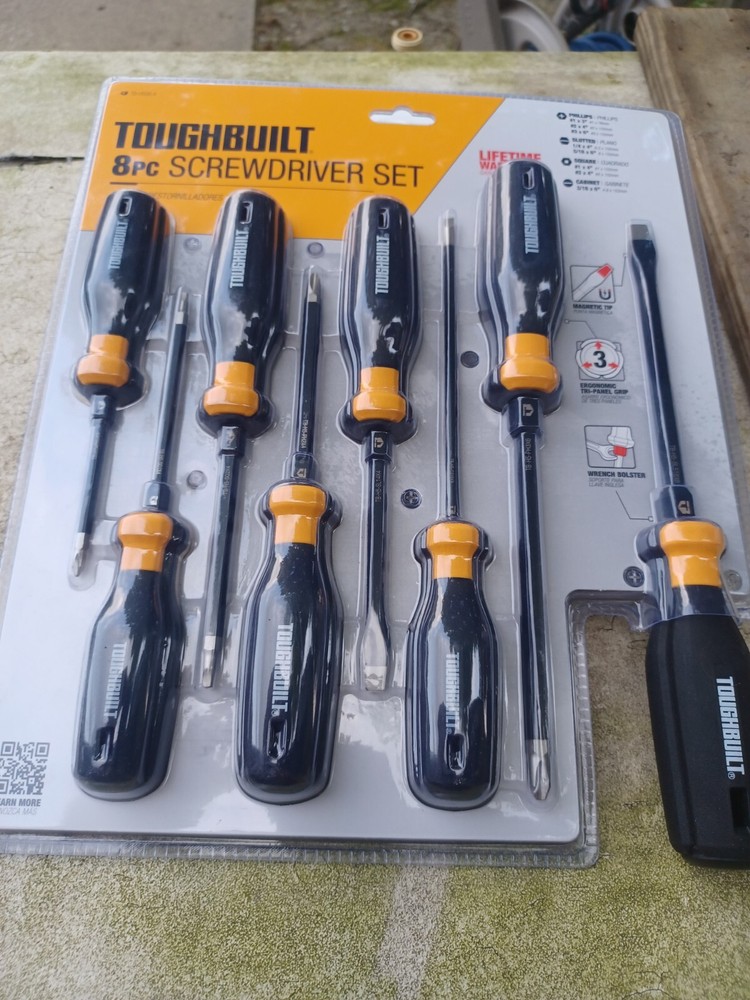 ToughBuilt® 8-Piece Tri-Panel Rubber Handle Magnetic Screwdriver Set   TB-H5S8-A