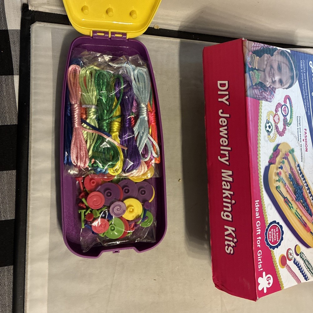 Bracelet making kit