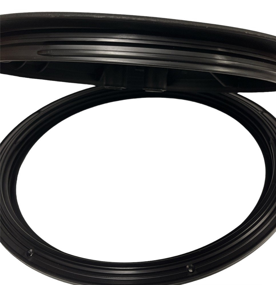 10528 Ace Roto-Mold 16″ Threaded Vented Lid & Ring