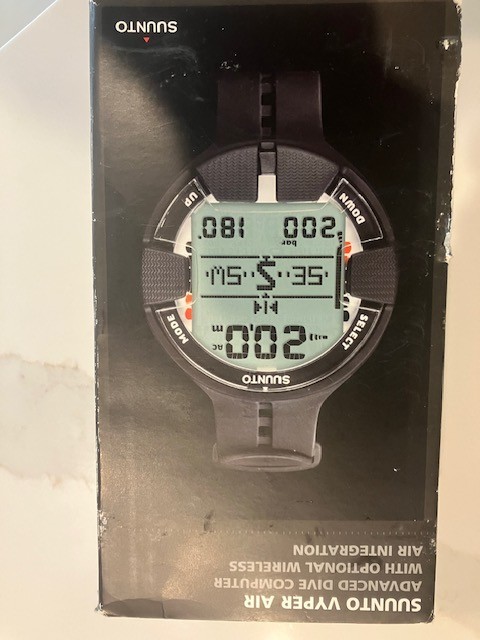 Suunto Vyper Air dive computer with USB cord, extra screen protector