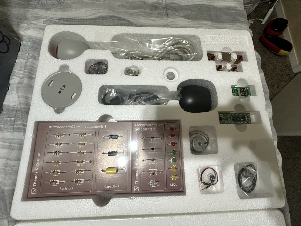 Thames & Kosmos Microcontroller Computer Systems Engineering Kit No. 614515