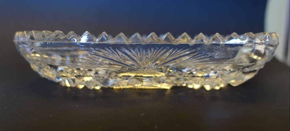 TT52 EAPG PRESSED GLASS WAVY SHAPE DISH 6"