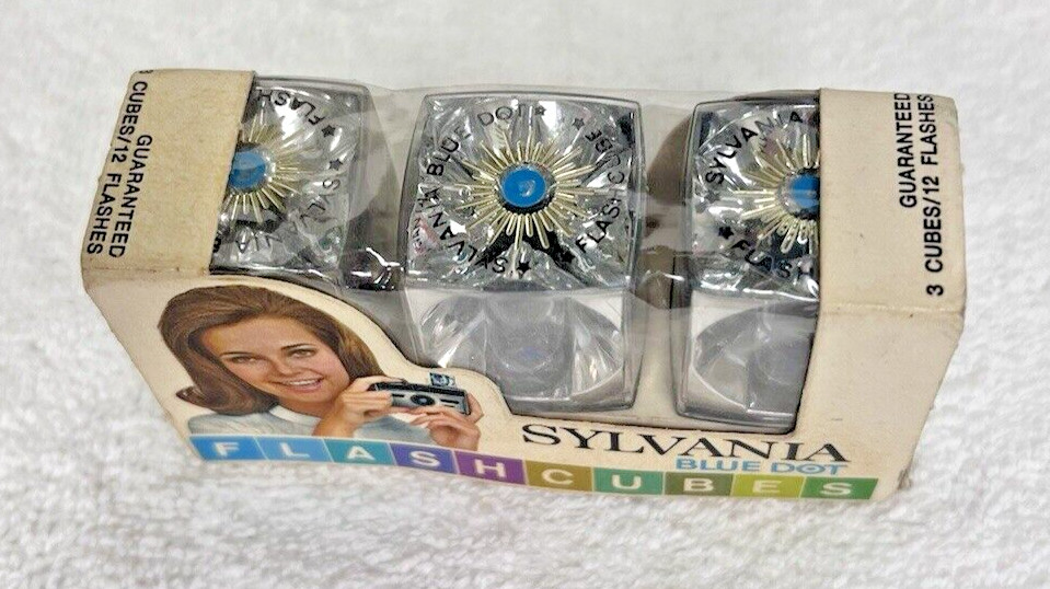 OLD MIP Sylvania Blue Dot Flash Cubes 3 Pack 1970's Color Adverting Box