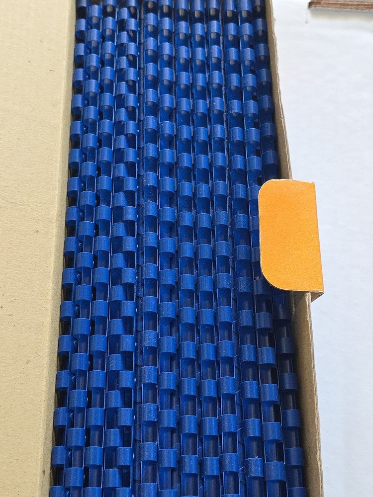 Fellowes Plastic Binding Combs 1/4" 20 Sheet Capacity 100 pack BLUE NEW 52411