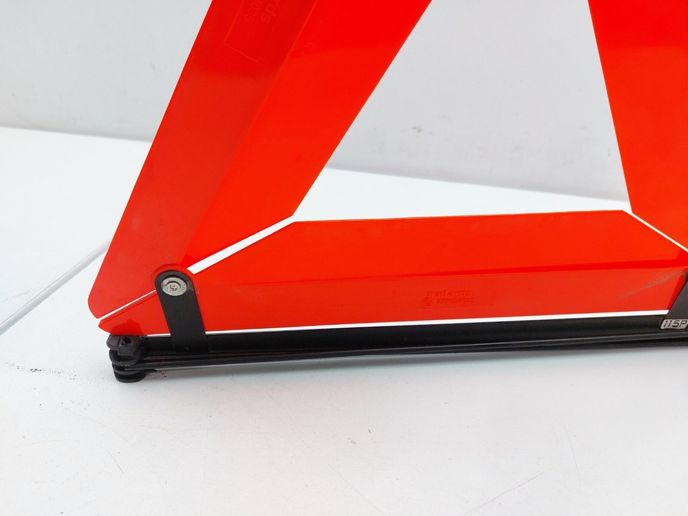 AUDI TT MK3 8S HAZARD WARNING TRIANGLE 2016