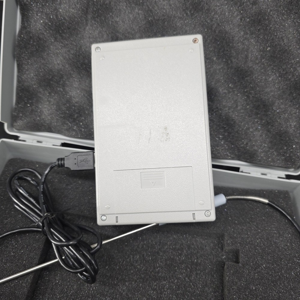 Traceable Digital Thermometer with Probe & Carry Case, Data Log. 50 Memory