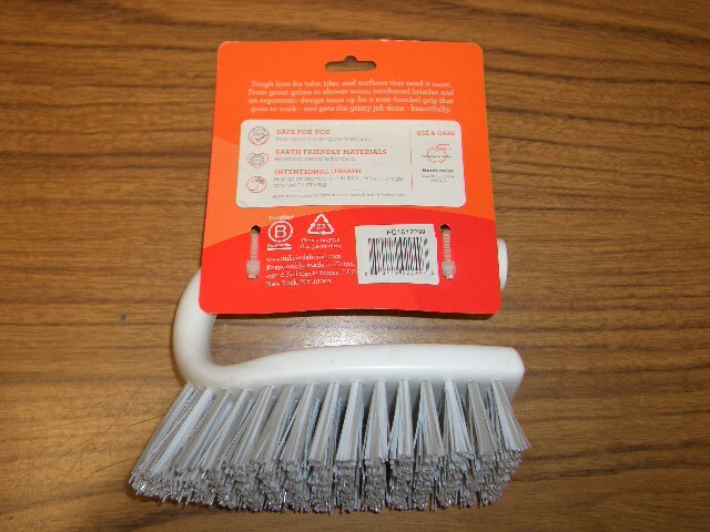 Full Circle Tough Stuff All-Purpose Scrub Brush-White