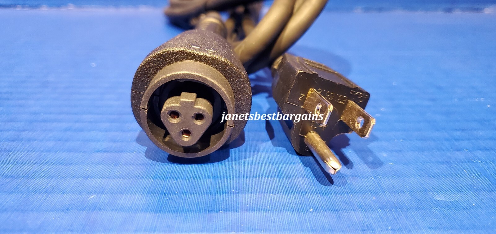 Milwaukee 48-76-4008 Aftermarket Power Tool Cord 8 Ft 18 Gauge 3 Wire 300 Volt