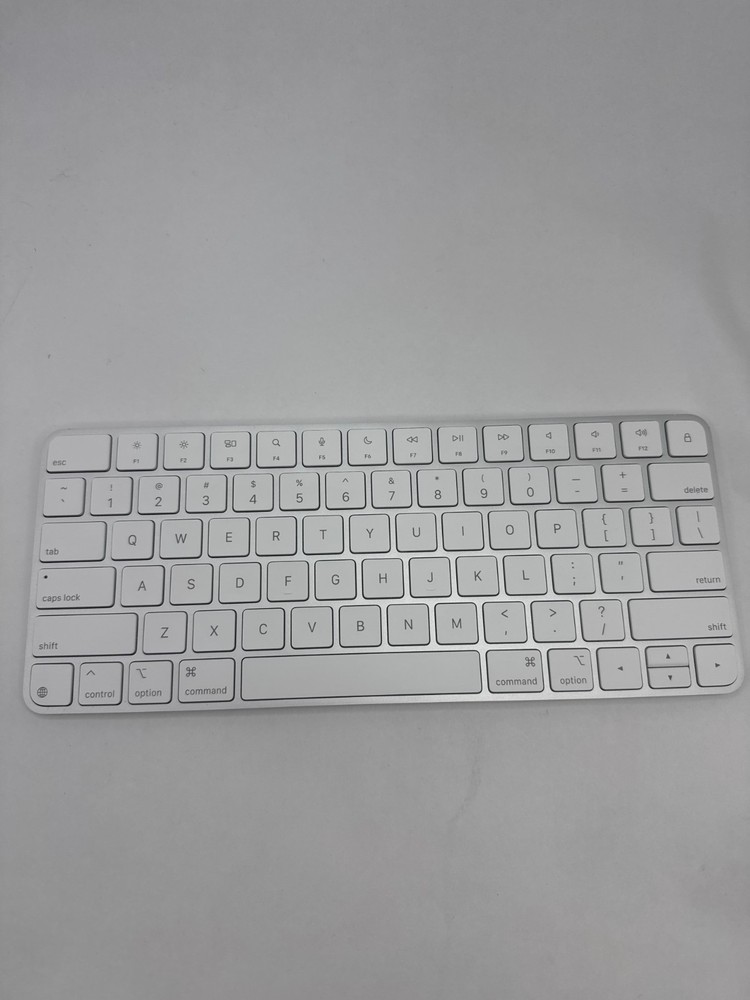Apple Magic Keyboard Bluetooth Wireless with (usb c charging port) 2024 Genuine