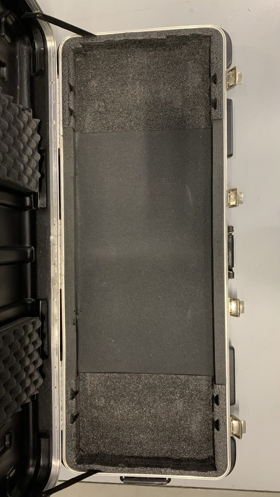 SKB CASES 1SKB CASE FOR 61-NOTE KEYBOARDS WITH WHEELS