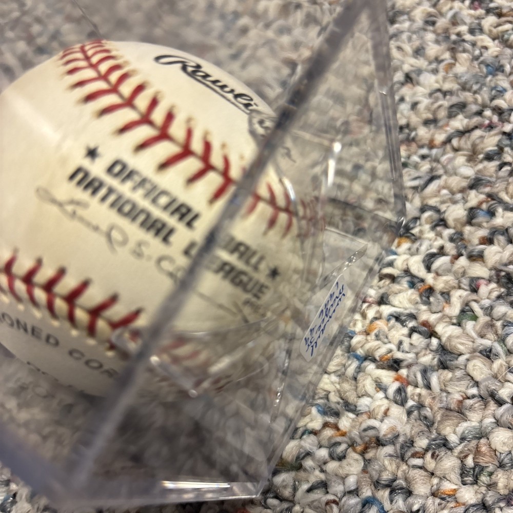 Wendell Magee Autographed Baseball With Case