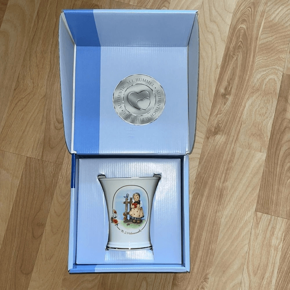 Hummel Sweet Greetings Medium Vase 352