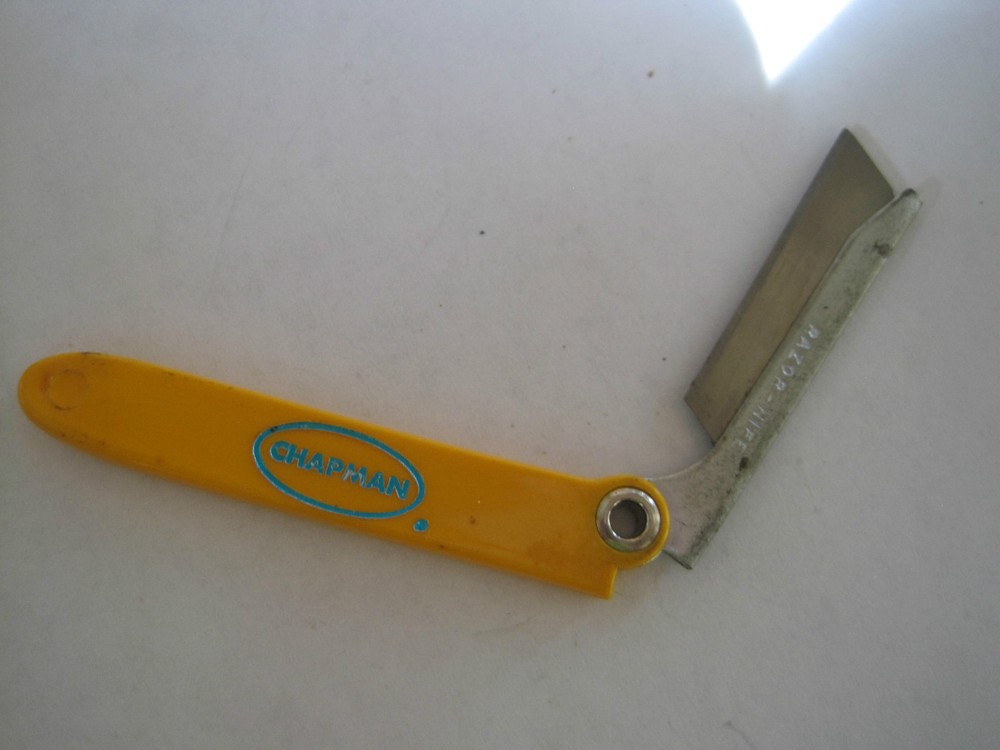 Chapman Box Cutter Small 3" Closed