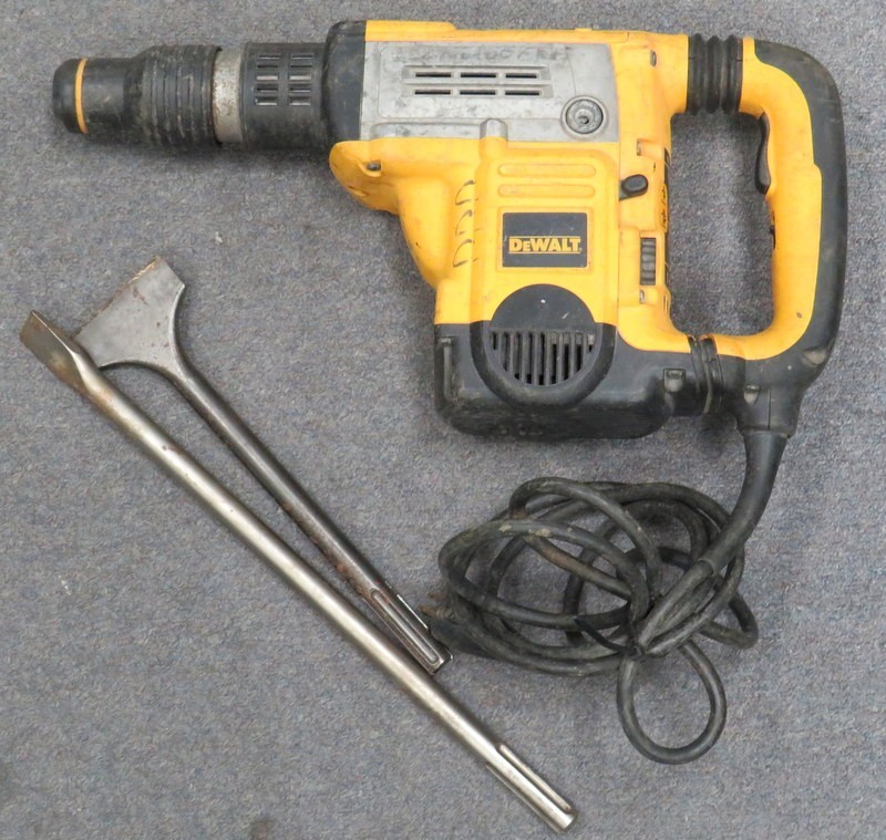 DEWALT D25602 1-3/4" SDS MAX ROTARY HAMMER DRILL W/ BITS