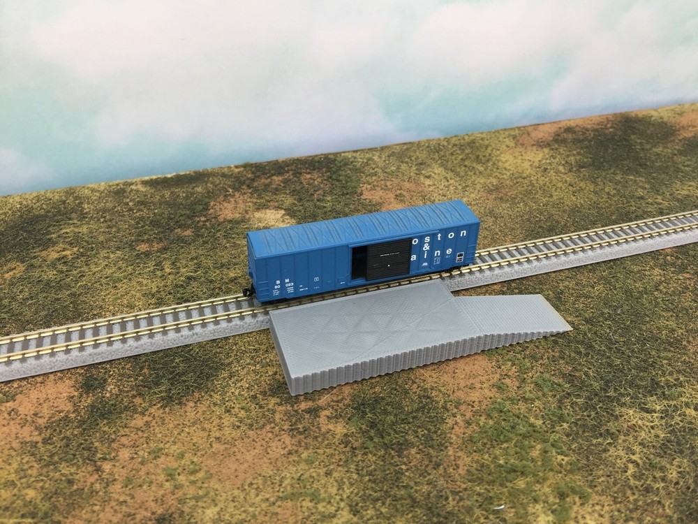 Long Loading Platform Dock with Ramp - Z Scale 1:220 - No Assembly Required!