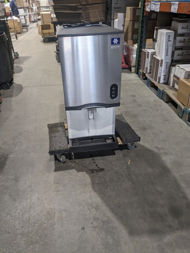 Manitowac Ice Maker With Dispenser Model RNS12A-161 USED/WORKING