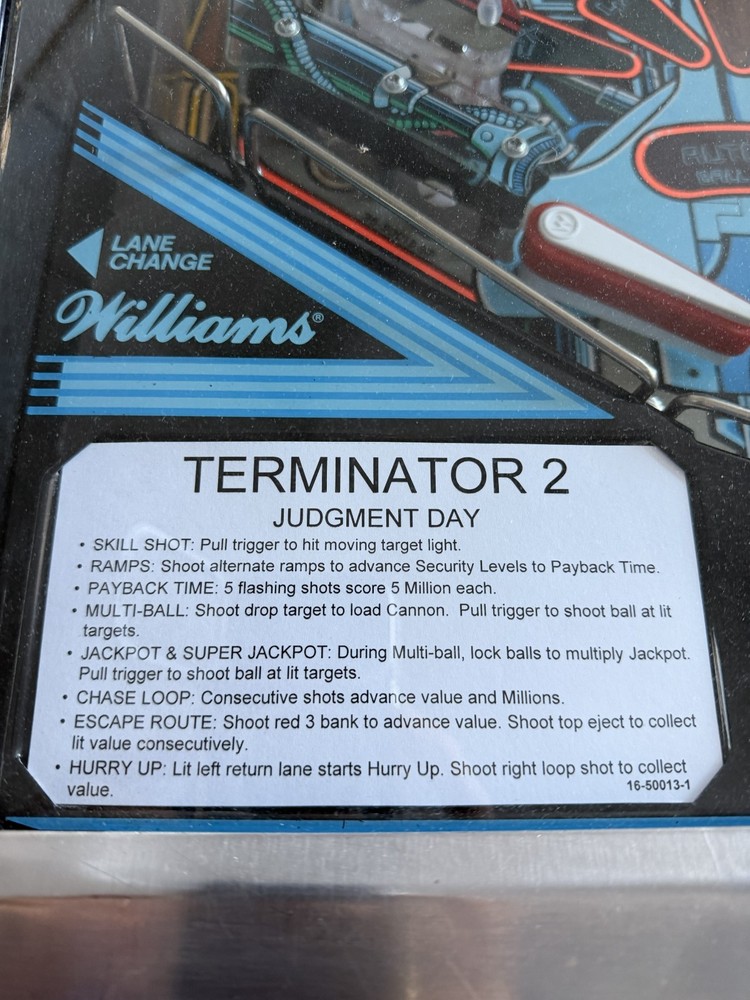 TERMINATOR 2 PINBALL MACHINE BY WILLIAMS -- EXCELLENT CONDITION