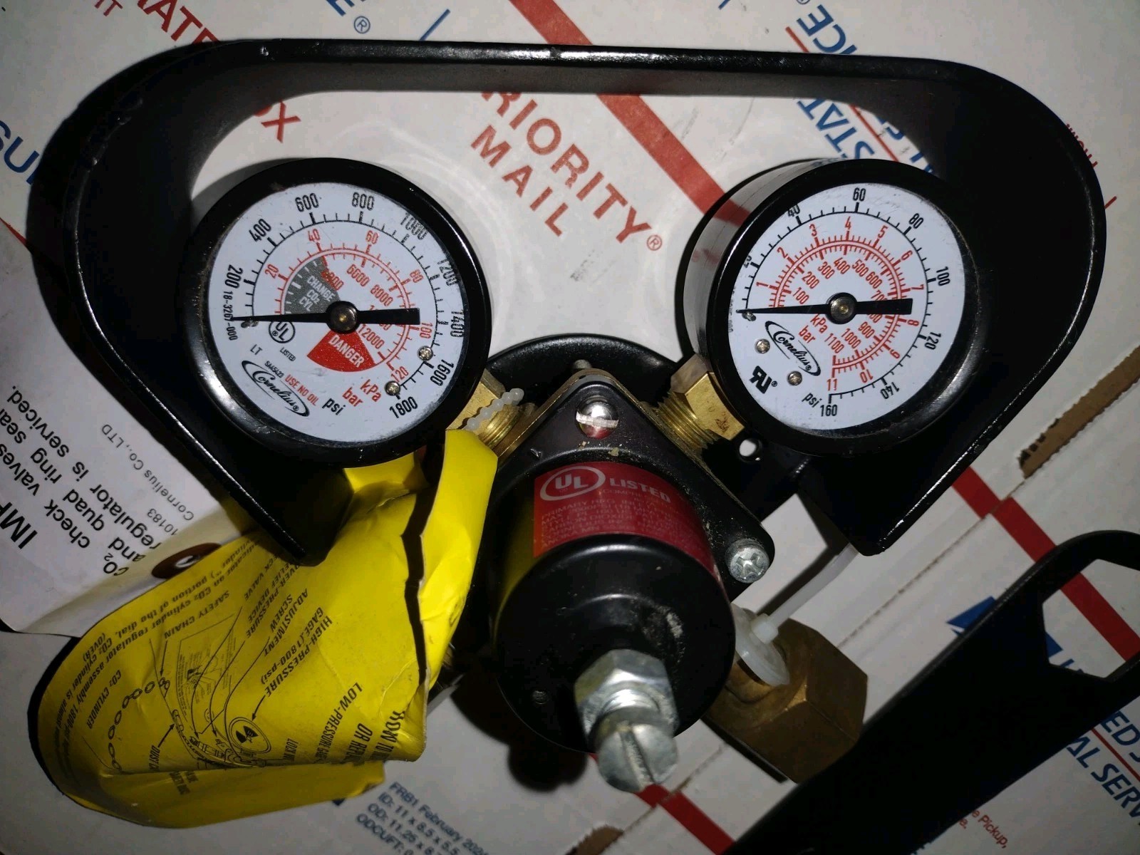 Cornelius Co2/Nitrogen Primary Gas Regulator With Metal Gauge Guard Soda/Beer