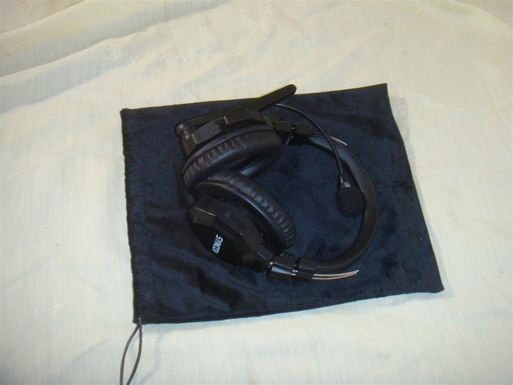 2 QTY SYNCO XTALK SMAX2 FULL-DUPLEX WIRELESS INTERCOM HEADSETS