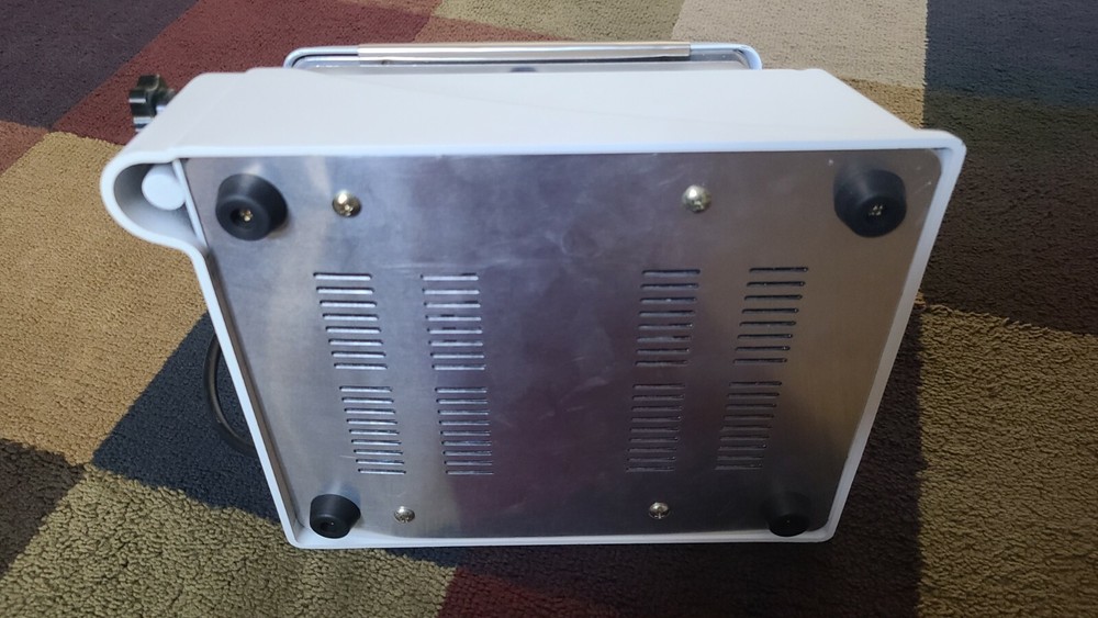 Benchmark Scientific H4000-S-E Magnetic Stirrer. USED