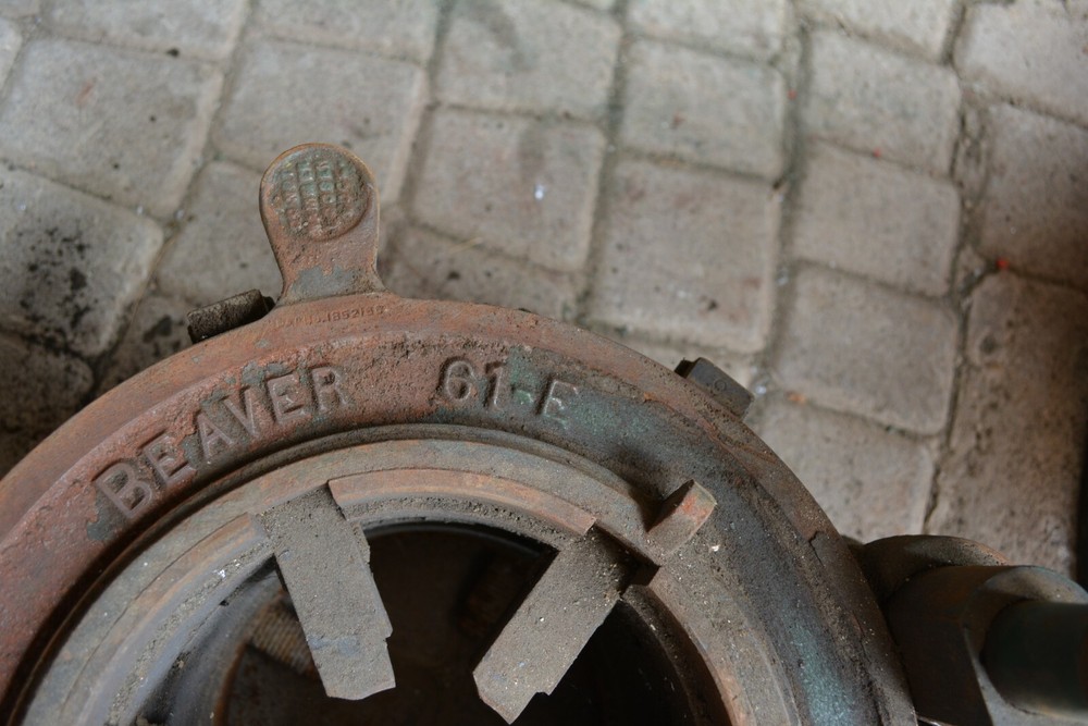 Vintage BEAVER 61-E Pipe Threader, Used