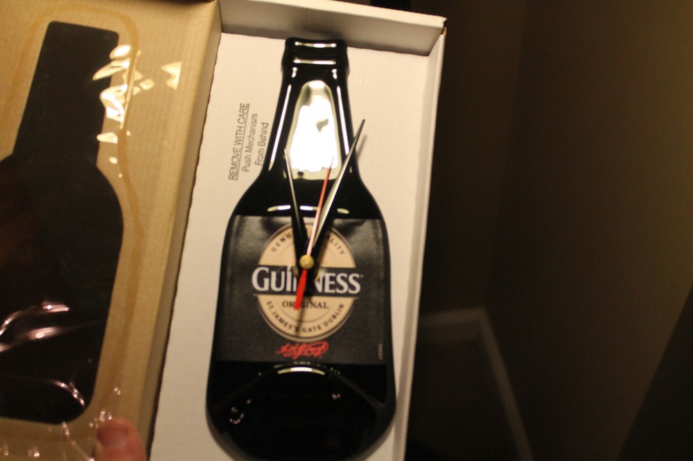 BOTTLECLOCK GUINNESS NEW
