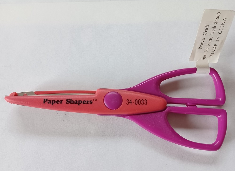 Provo Craft Paper Shapers Scissors #34-0033 with Tag - Wave Pattern