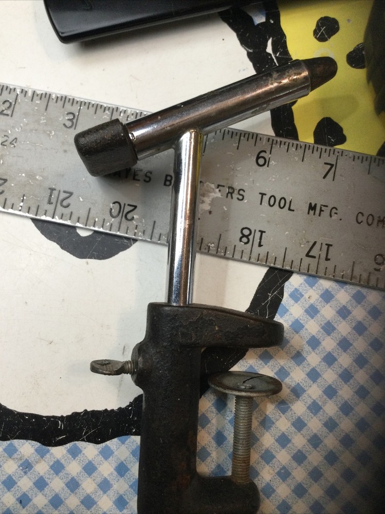 Fly Tying simple vise, table clamp, Solid Build, 9” Long, T Handle, Unbranded