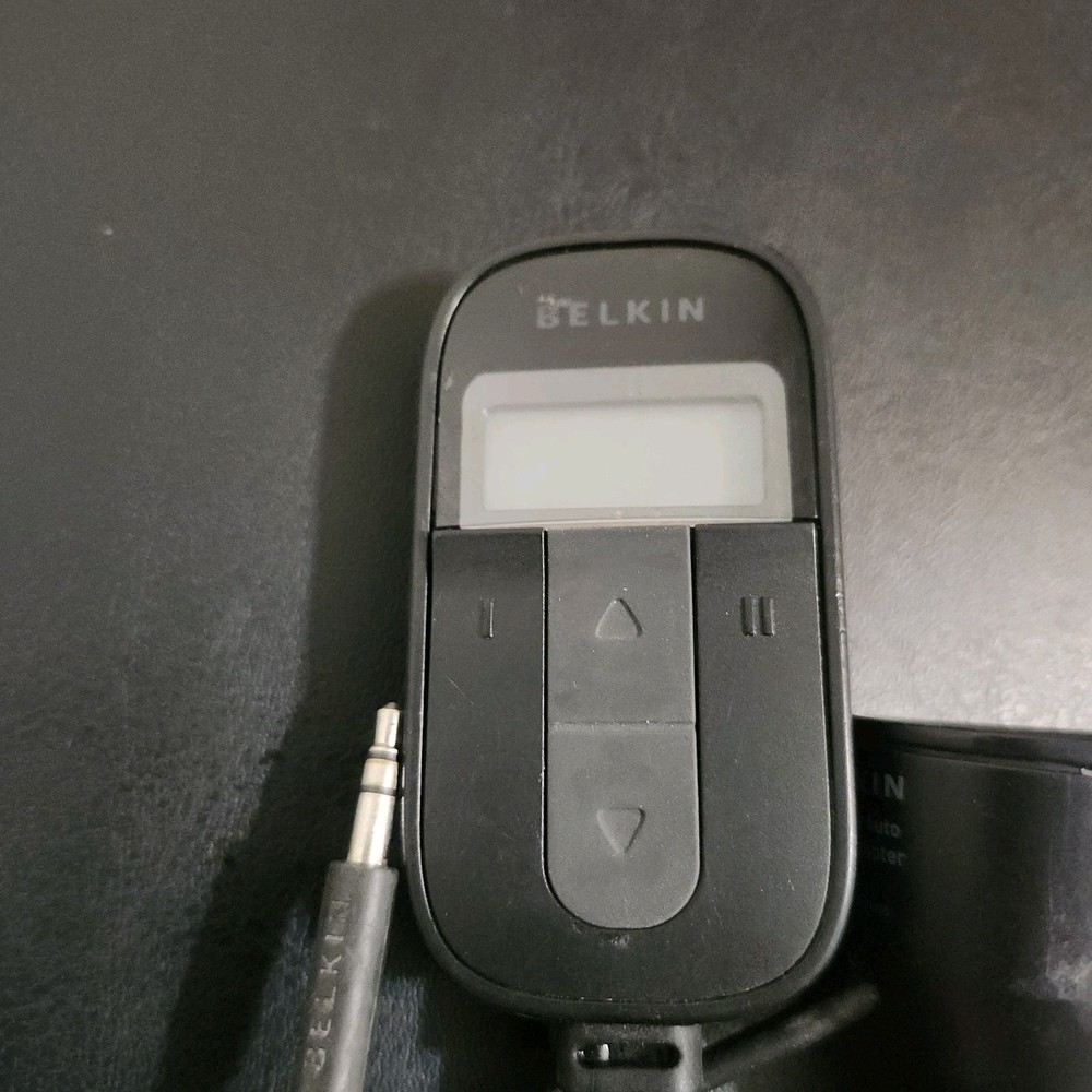 Belkin Tunecast Auto Universal Adapter FM Transmitter F8M066