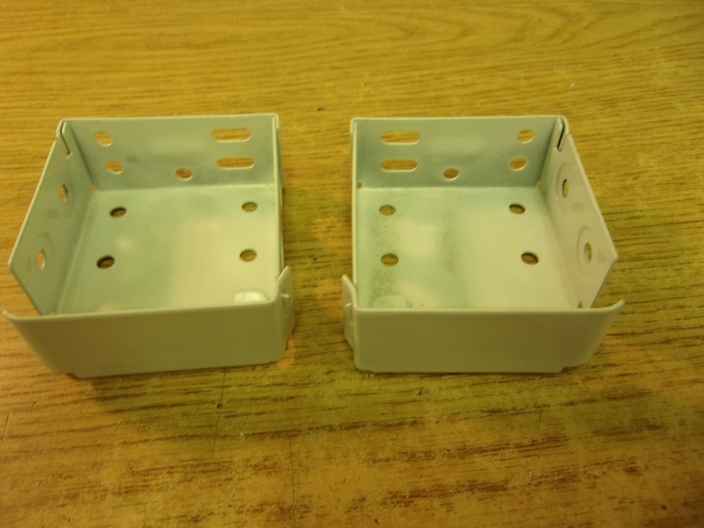 Low profile horizontal mounting bracket, white BKT-A7