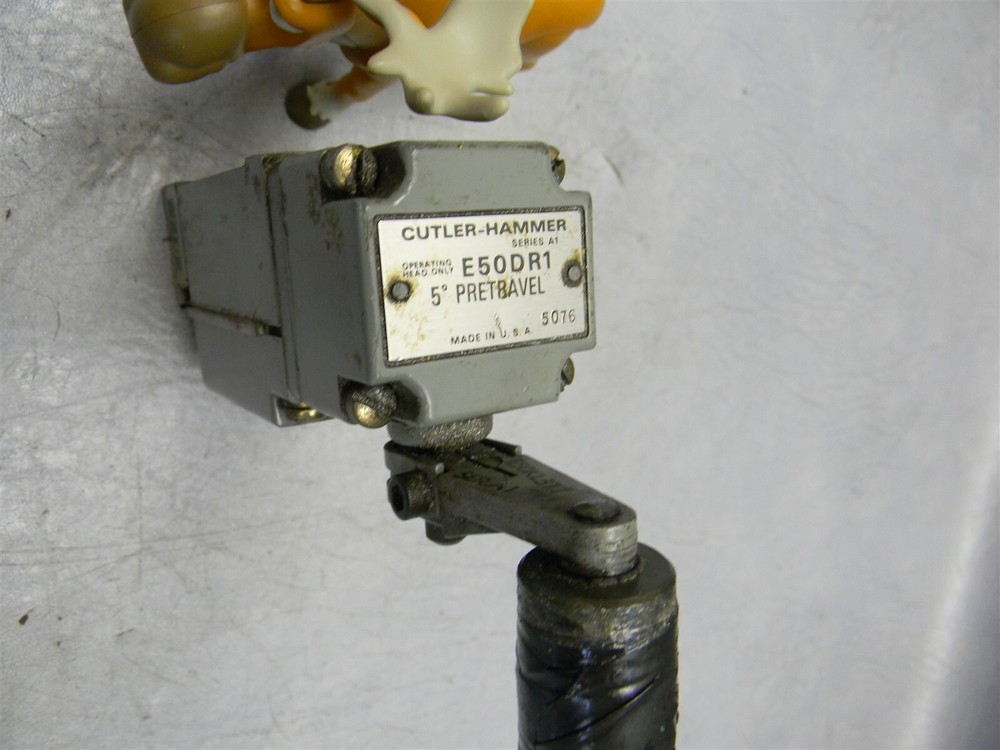 Cutler Hammer E50SG Ser A2 Limit Switch E50DR1 Ser A1 E50KL377 Ser A1